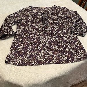 Women’s Banana Republic 3/4 sleeve purple patterned blouse size medium